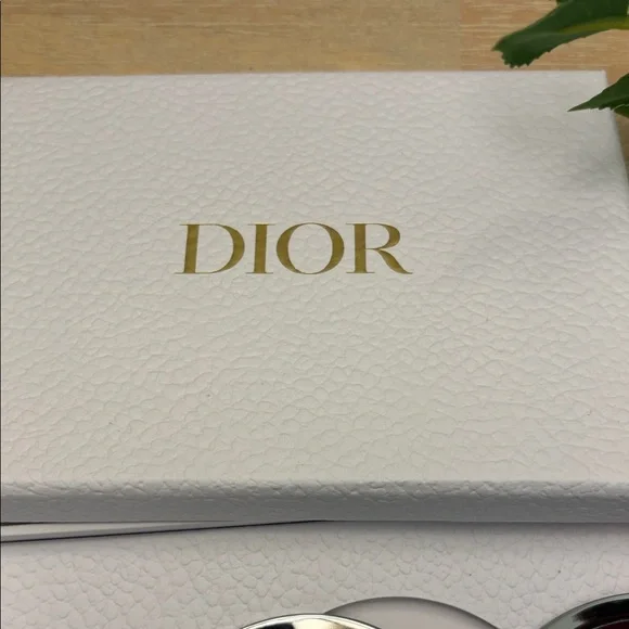 NEW Dior Silver and Black Compact mirror Beauty Set - Picture 2 of 4